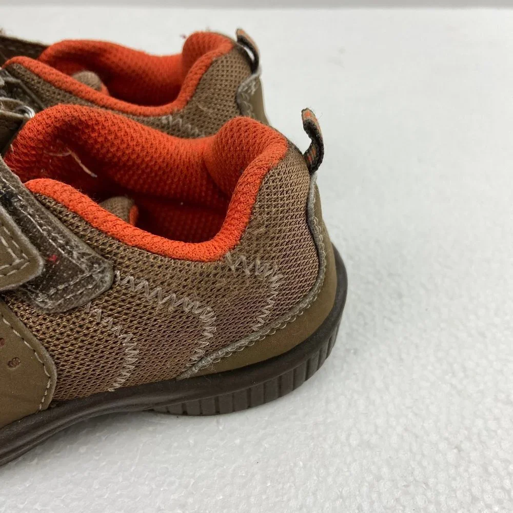 OshKosh B'gosh Boys sneaker Sz 8 14.6 cm